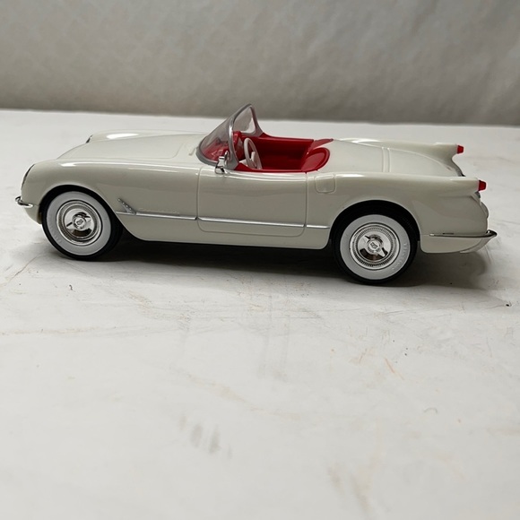 #8732 AMT Ertl 1953 Corvette Polo White 1/25 Scale Plastic Promo Model Car NEW - Picture 9 of 13